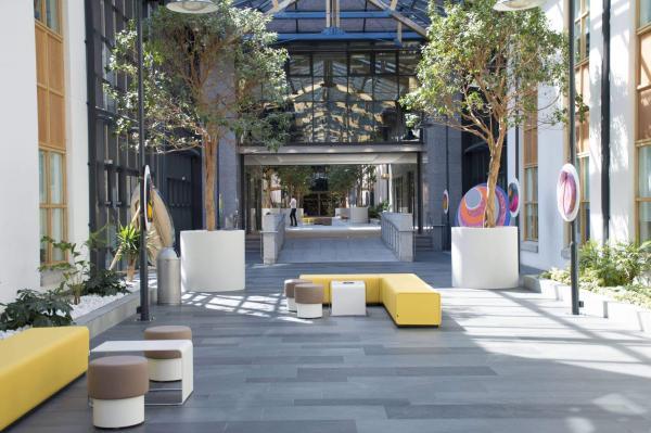 Custom House Plaza-4
